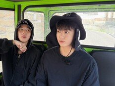 패러글라이딩부터 요리까지…지민·정국의 스위스 완주기