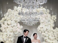 눈부시다…신민아♥김우빈, 결혼식 사진 공개