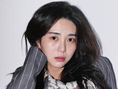 AOA 출신 권민아, 계약 한 달 만에 결별…모덴베리 “상호 합의로 해지”
