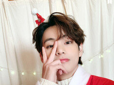 방탄소년단 뷔, 새벽 2시 라이브…자랑의 정체는?