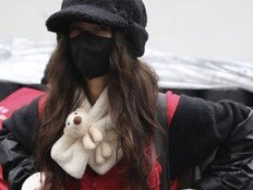 ‘뉴진스 퇴출’ 다니엘, 꿋꿋하게 연탄 봉사 ‘정신 승리’[SD이슈]