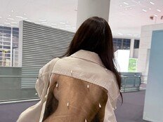 “깜짝이야” 효민, 상의 벗은 줄…착시 의상에 시선 집중 [DA★]