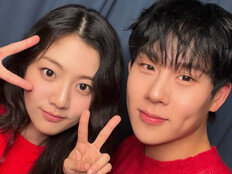 몬엑 주헌-신은수, 커플룩 훈훈 투샷…뮤비 비하인드가 작품