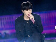 방탄소년단 진, 콘서트 끝? 극장에선 지금 시작
