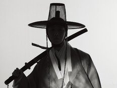 정일우, 한복 비주얼 역대급…레전드 화보 나왔다