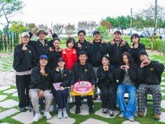 변함없는 쌍문동 가족애…“30주년도 함께하길” (응팔 10주년)