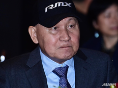 안성기, “우리 건강하자”던 그날…병상서 생일 맞았다 [SD이슈]