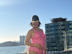 랄랄, 핫핑크 수영복 입고 한마디…“삼계탕 아님” [DA★]