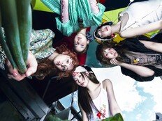 “빌보드 차트 역주행” 르세라핌, 美새해맞이 쇼에 순위 2배 껑충