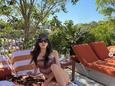 효민, 손수건 한장만 달랑? 파격 비키니 [DA★]