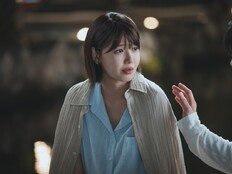 최수영, ♥아이돌과 야밤 데이트 포착 ‘스킨십 1초 전’ (아이돌아이)