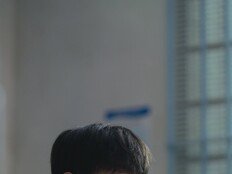 려운의 파격 변신…‘블러디 플라워’ 연쇄살인범 스틸 공개