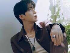 방탄소년단 진, 덕애드 1위 찍자 뉴욕이 켜졌다