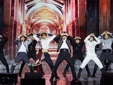 K팝 기강 잡으러 왔다…엑소 ‘크라운’ 무대 최초 공개 (엠카)