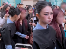 카리나, 잔뜩 겁먹은 표정…팬 넘어지고 경호원 “차 좀 탈게요!” 고성