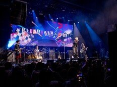 에이엠피 쇼케이스 성료…14곡 꽉 채운 ‘미니 콘서트’급