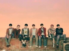 데뷔 1주년 킥플립, 팬 헌정곡 발표부터 팬콘까지