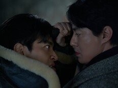 ‘휴민트’ 조인성X박정민, 몸 안 사려…격렬한 브로맨스