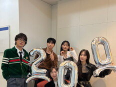 구교환·문가영 ‘만약에 우리’, 200만 돌파…‘헤어질 결심’ 넘었다