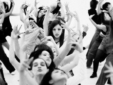 “just be yourself” 아이들, 혐오의 시대에 던지는 연대의 메시지 ‘모노’ (종합)[DA:신곡]