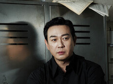[인터뷰] 박용우의 빗과 가발 ‘악인의 디테일’