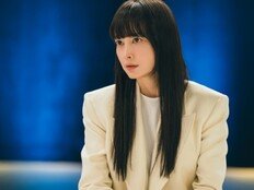 ‘원빈♥’ 이나영 일하는 스타일 봤더니… 셀럽형 (아너)