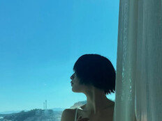 나나, 창문에 비친 속옷 실루엣…과감한 노출 [DA★]