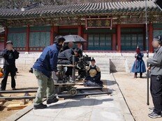 유해진·박지훈부터 특출 이준혁까지…‘왕과 사는 남자’ 열연 비하인드 스틸