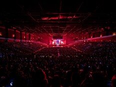 에스파, 홍콩 공연 전석 매진…‘쇠 맛’ 스테이지로 현지 관객 열광