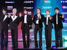 블랙 수트로 멋낸 보넥도