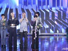 수상 소감 말하는 최립우