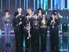 수상 소감 말하는 하이파이유니콘