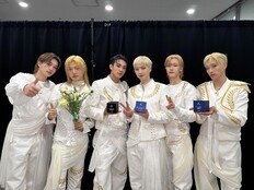 피원하모니, 디 어워즈 집어삼킨 메가 크루 퍼포먼스