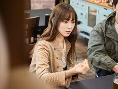 채종협, 이성경에 돌발 고백급 멘트…“되게 귀여우신 것 같아요” (자매치킨)