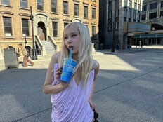 로제, 아찔한 미니드레스…하의 실종 수준 [DA★]