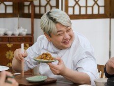 윤남노, 선재스님 요리에 폭풍 먹방…“태어나서 처음 먹어봐” (밥상의 발견)