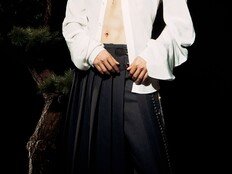 우즈, 몽환·힙 다 잡았다…정규 1집 두 번째 콘셉트 포토 공개