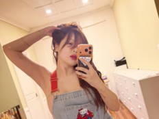 현아, ‘N차 임신설’에 정면돌파…노출 셀카 공개