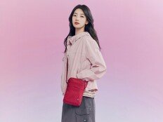 수지, 아웃도어 화보 속 봄을 부르는 ‘무결점 비주얼’