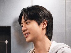 방탄소년단 진 982만표 폭격…104주째 정상