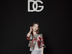 이성경, 밀라노 패션위크 평정…돌체앤가바나 쇼서 ‘글로벌 아이콘’ 위엄