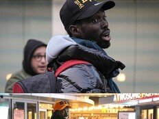 ‘에펠탑 명물’ 파코, 한국行 제안에 “보이스피싱인 줄”…‘어서와’ 섭외 비화