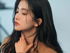 김태리, 팔색조 변신…주근깨부터 풀뱅 포니테일까지