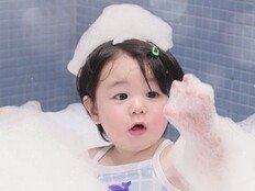 ‘심형탁 子’ 하루, 귀염뽀짝 수영복 자태…이모티콘 나와야 할 미모 (슈돌)