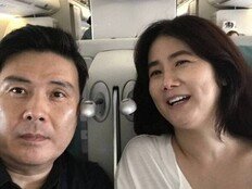 심은하, 비행기 셀카 근황 화제…54세 여전한 미모[SD셀픽]