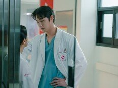 “구독하고 싶은 비주얼” 이재욱, ‘월간남친’ 지원사격