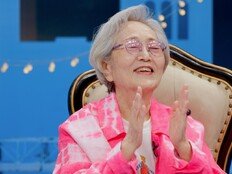 현역 최고령 여배우 물개박수…물욕까지 난리 (톡파원)