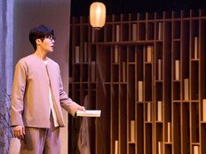 역시 김선호…연극 ‘비밀통로’ 입소문 타고 N차 관람 열풍