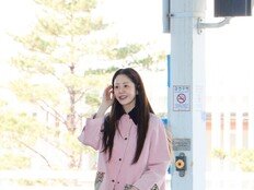 55세 고현정, 나이는 어디로? …산뜻한 공항 패션 화제