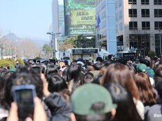 “2000명이어도 모자라”…‘천만 감독’ 장항준 커피 이벤트에 시민 북적 [DA현장]